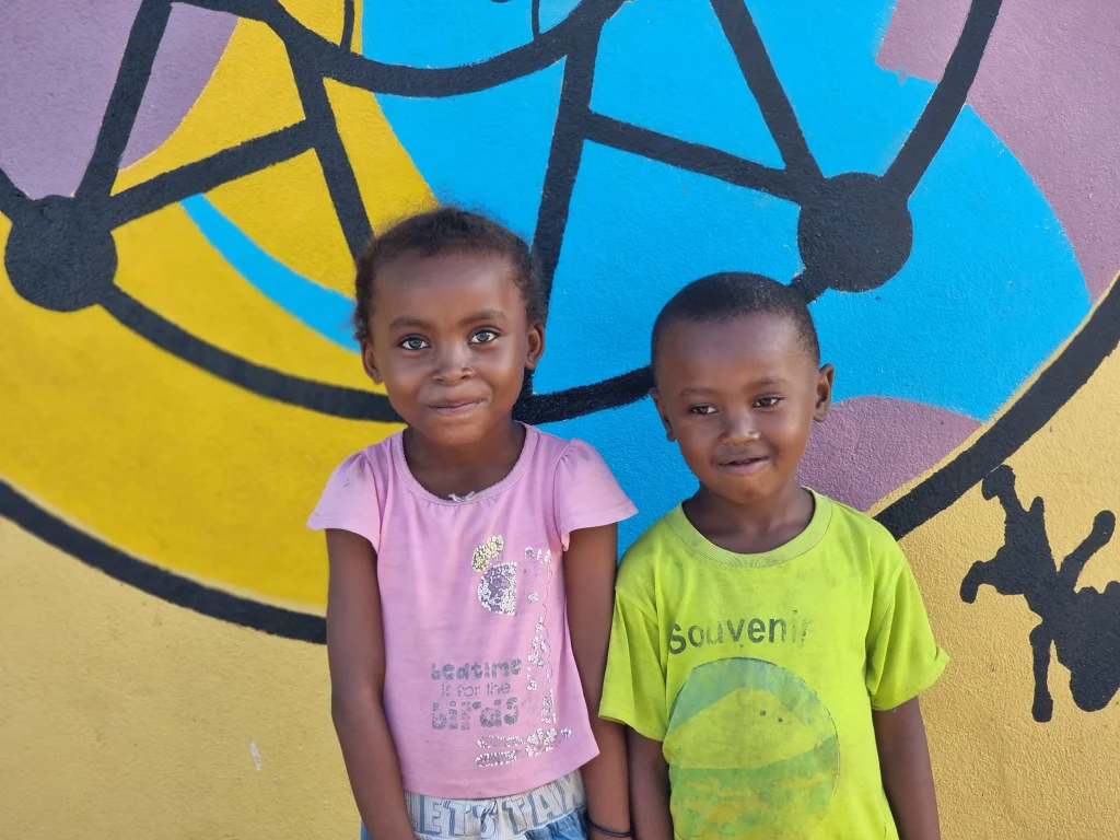 Twin children and mothers of the AMEJ association, Mananjary